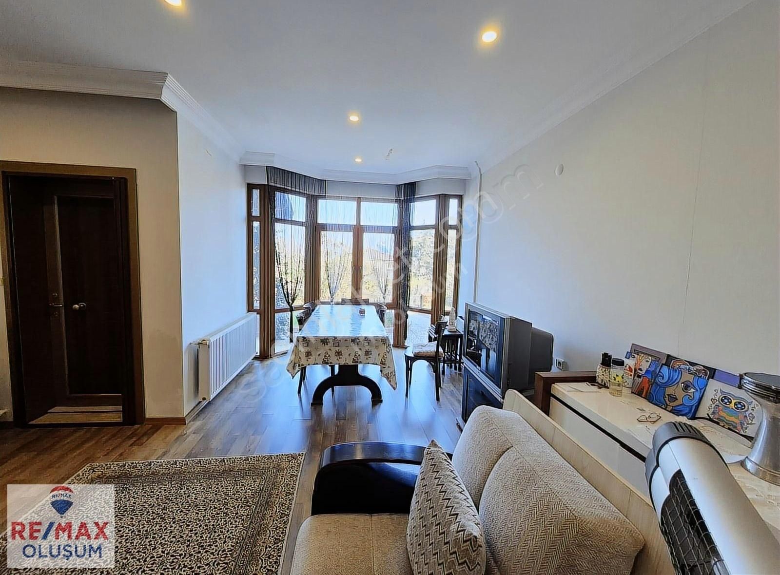 Remax Necati Kurt/çatalca Yalıköy Deniz Manzaralı İkiz Villa