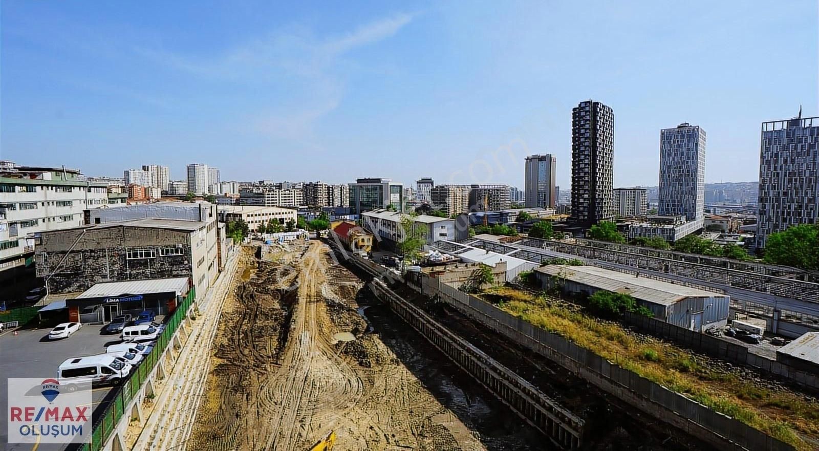 Bağcılar Luxera Güneşli Projesi Satılık 2+1 120m2 Boş Daire