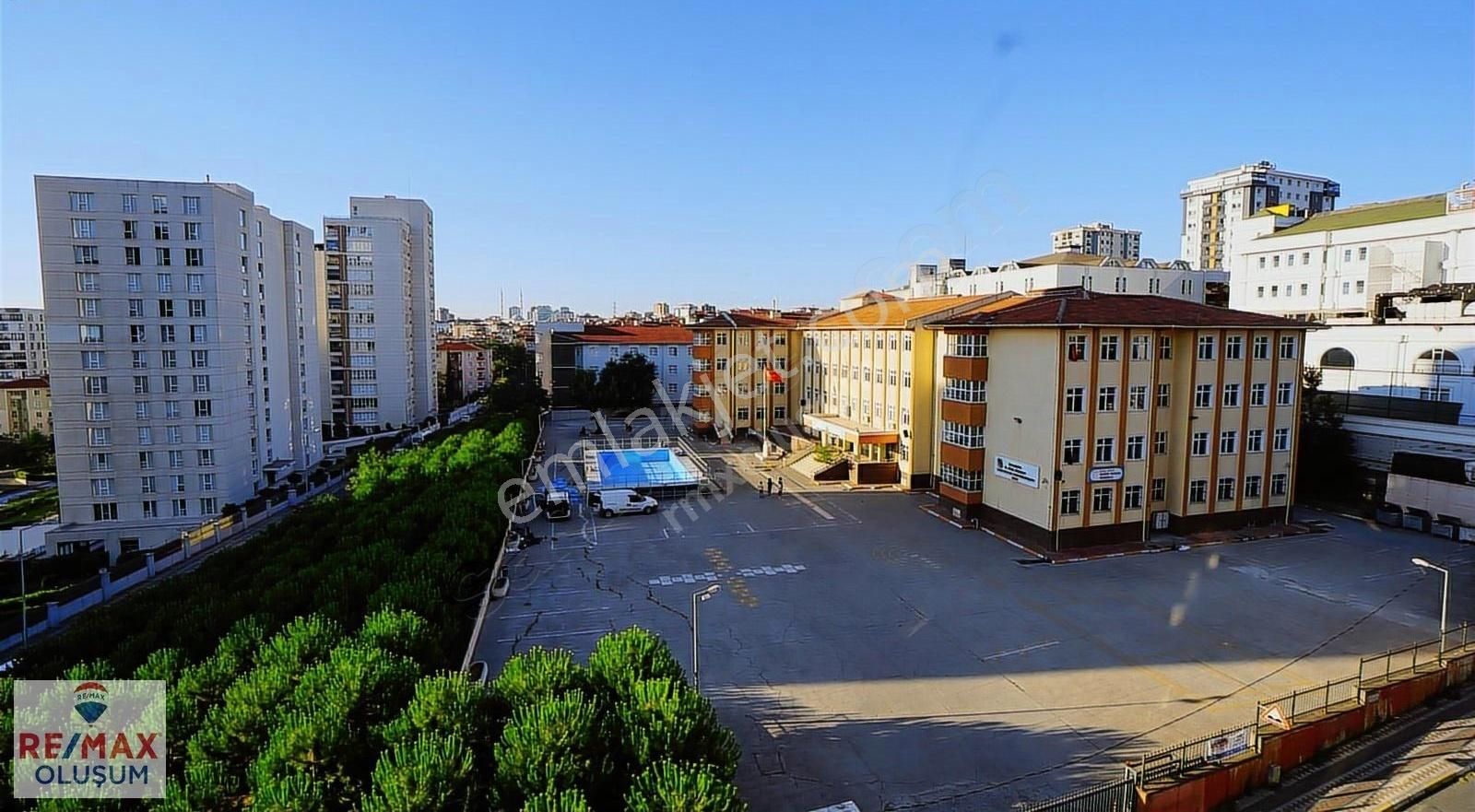Bağcılar Güneşli Bağ Evleri Sitesinde Satılık 2+1 105m2 Daire