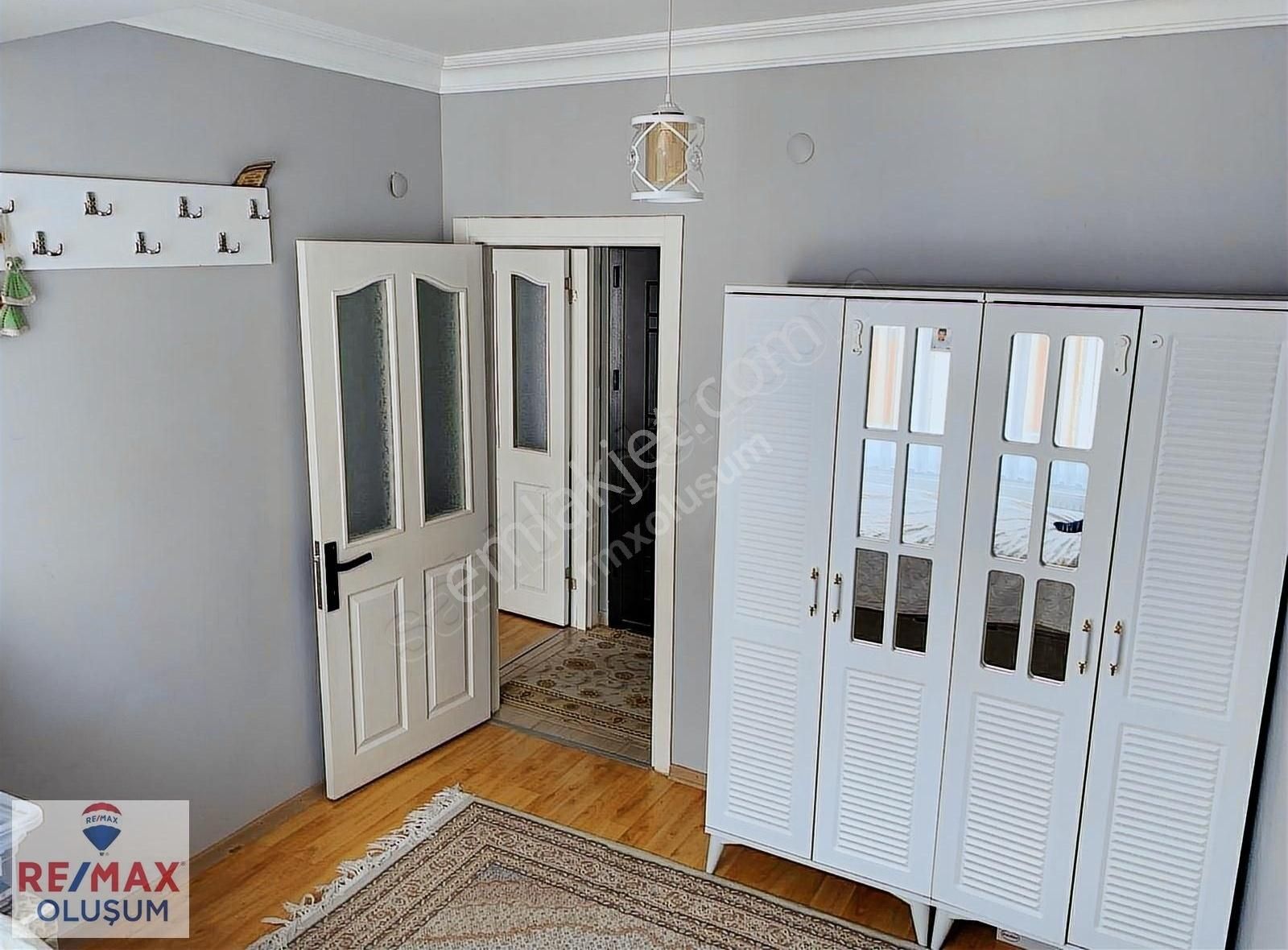 Halkalı Merkez Mahallesi Evren Sok.satılık Masrafsız Daire 90m2