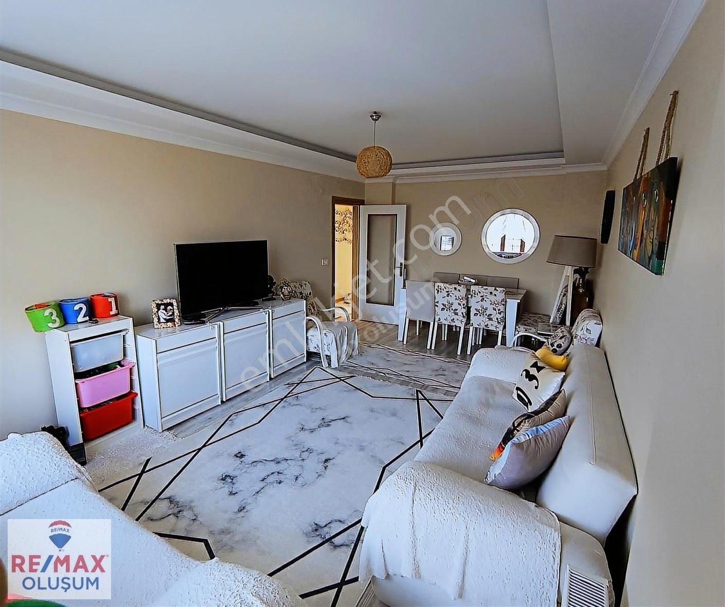 Silivri Gümüş Evler Sitesi Satılık Daire 2+1 Net 80 M2 Merkez