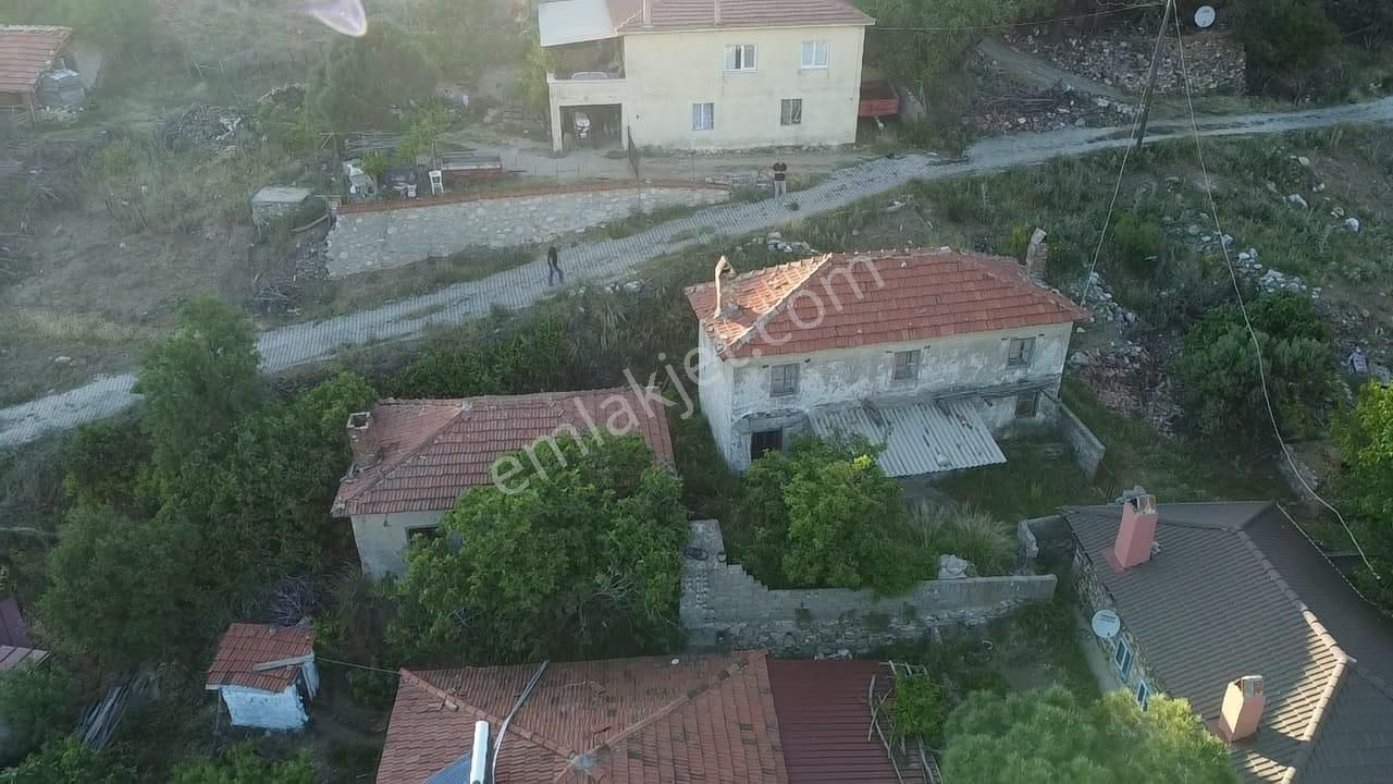 Burhaniye Kırtık M. 317 M2 Arsa İçerisinde Satılık 2 Adet Köyevi - Görsel 2