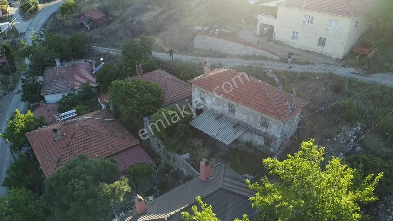 Burhaniye Kırtık M. 317 M2 Arsa İçerisinde Satılık 2 Adet Köyevi - Görsel 3