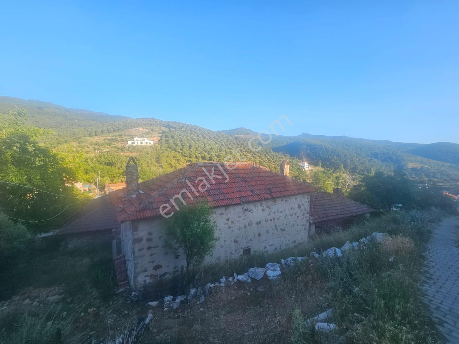 Burhaniye Kırtık M. 317 M2 Arsa İçerisinde Satılık 2 Adet Köyevi - Görsel 9