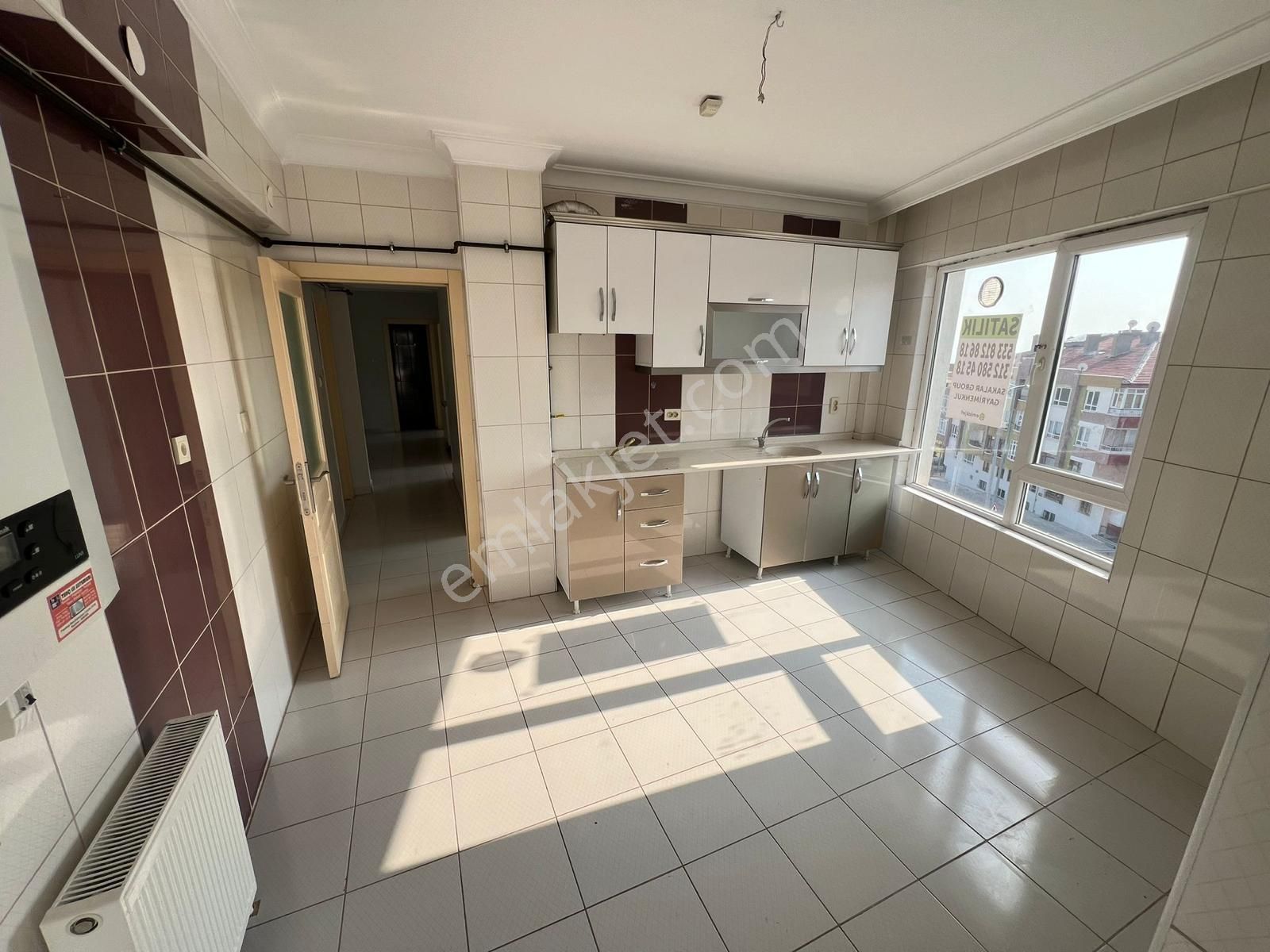 (1050) Keçiören Osmangazide En Üst Kat Köşe Bina 3+1 Boş Daire!!
