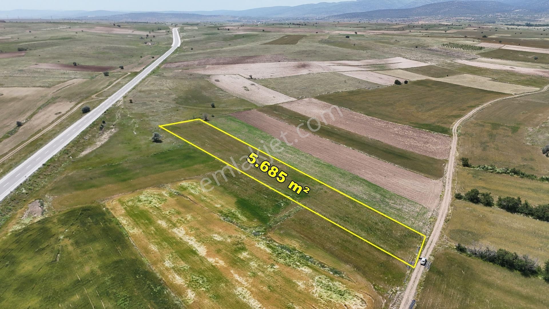 Konya - Akören Yoluna Bir Parsel 5.685 M² Müstakil Tarla