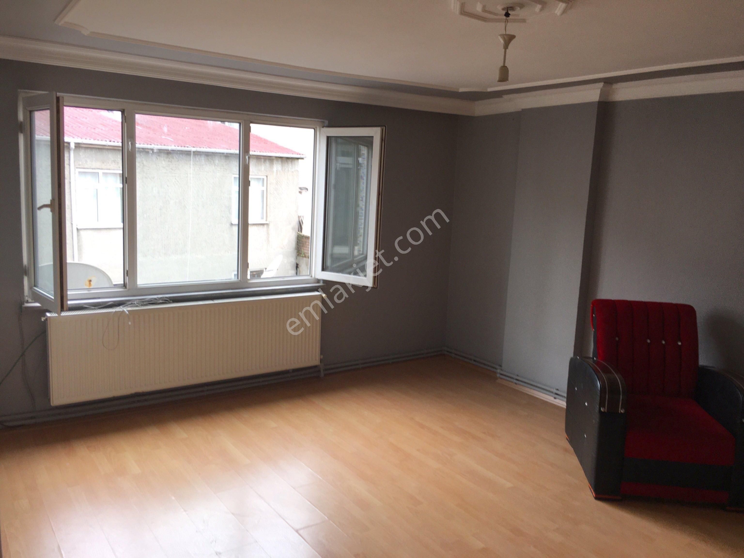 2003 Yılında Yapılmış Çorluda Kiralık Arakat Daire