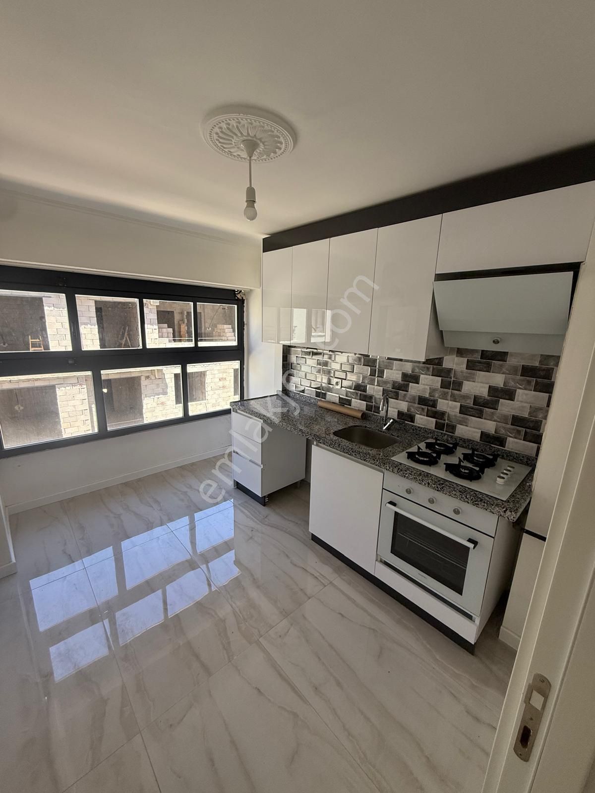 Aydınlıkevlerde Kiralık 3+1 Daire - Taner Emlak İnşaat