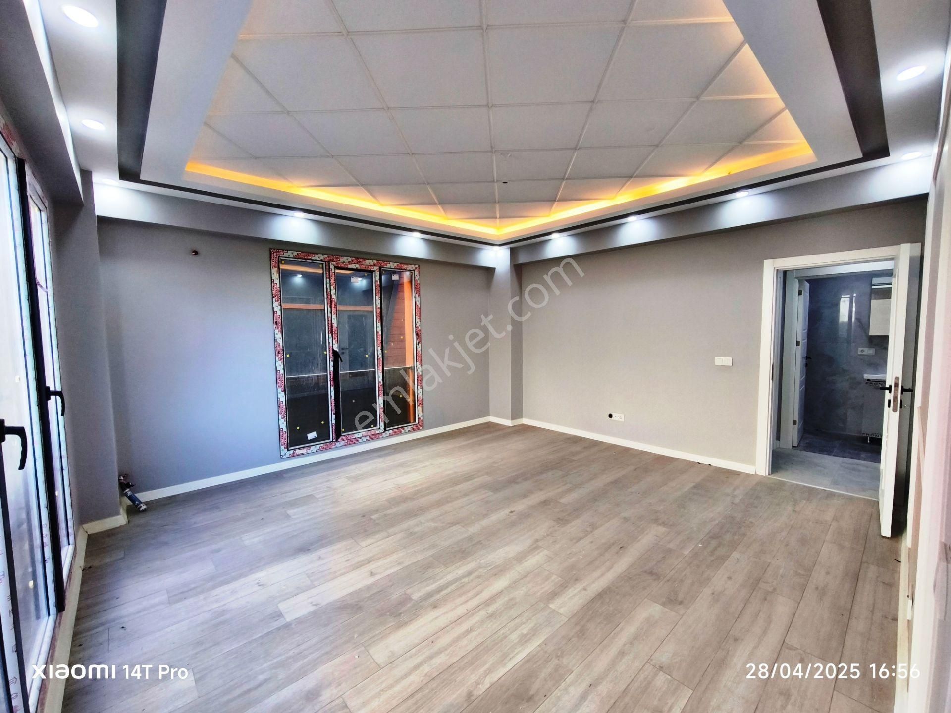Eyüp Merkezde 2+1 / 80m2 / 2.kat / Kapalı Otoparklı / Asansörlü / Lüks / Sıfır Daire