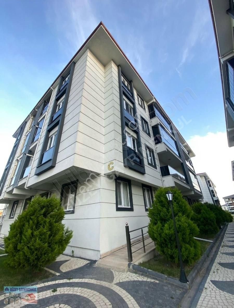 Dairemiz; Şeyhsinan Mahallesi 4 Bloklu Site İçerisindedir 3+1