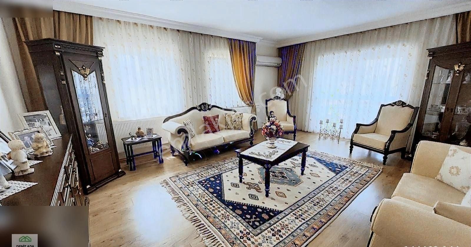Kuşadası Ege M. Havuzlu Sitede 3+1 Satılık Geniş Daire