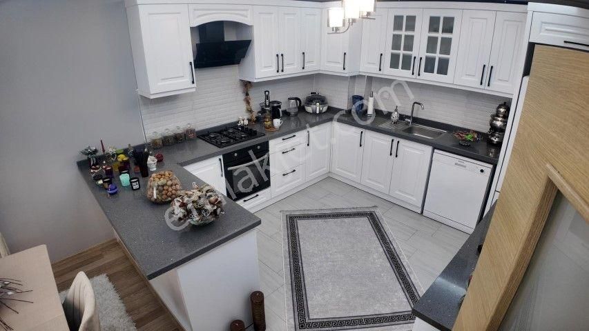 Menemen Ulus Mahallesinde 3+1 Full Eşyalı Satılık Daire