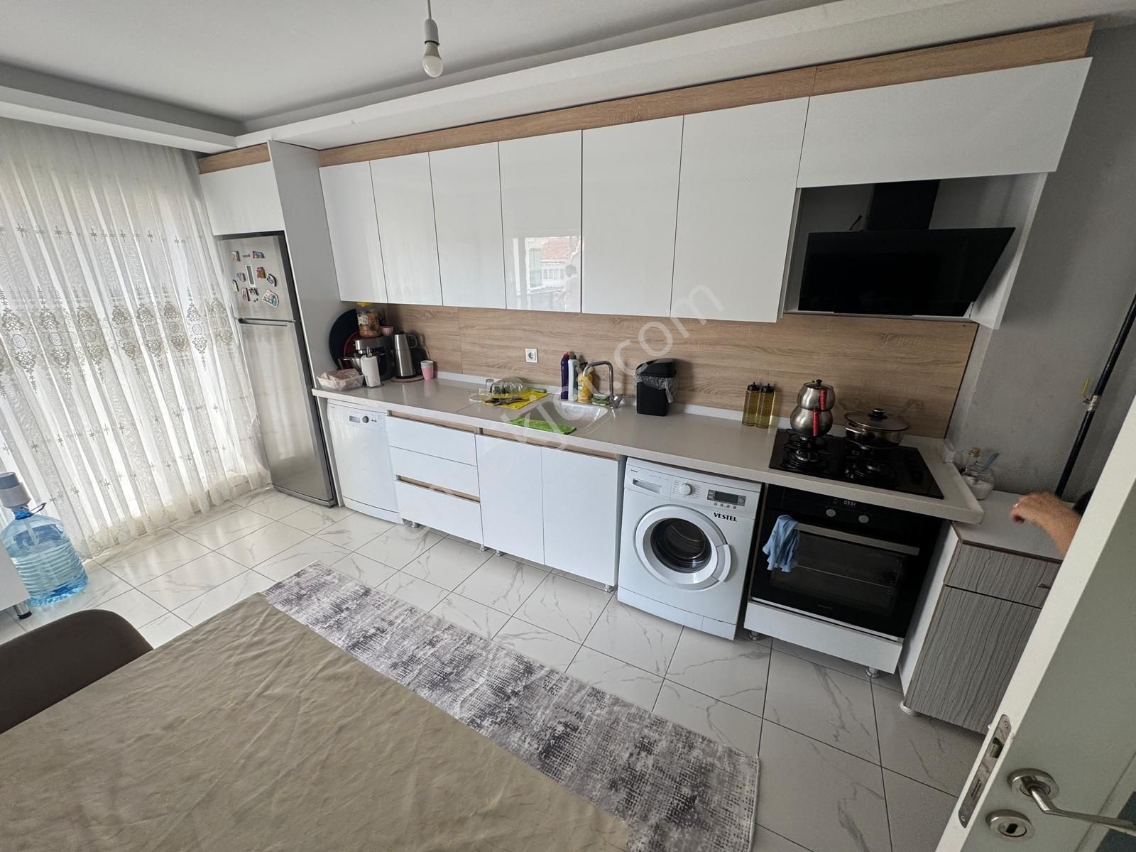 Sincan Selçuklu Mahallesi 3+1 Bağımsız Ara Katta Yeni Asansörlü Full Yapılı Daire