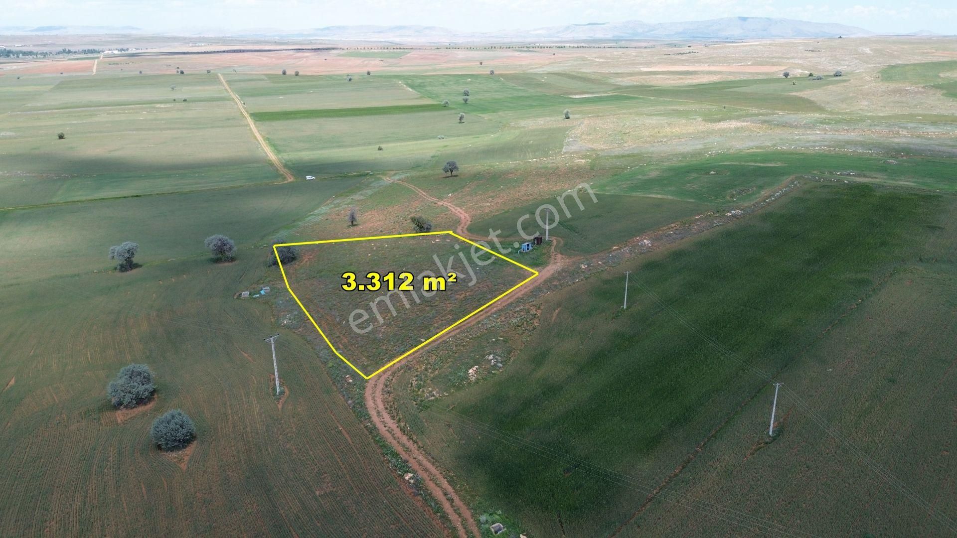 Konya / Akören / Hacılar Da 3.312 M² Sulak Verimli Tarla