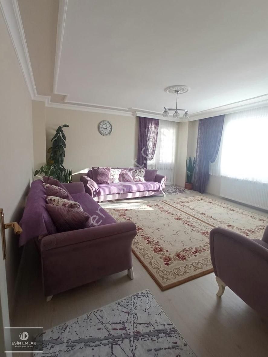 Köşklüçeşme Mah Balkonlu Geniş 4+1 Satılık Daire