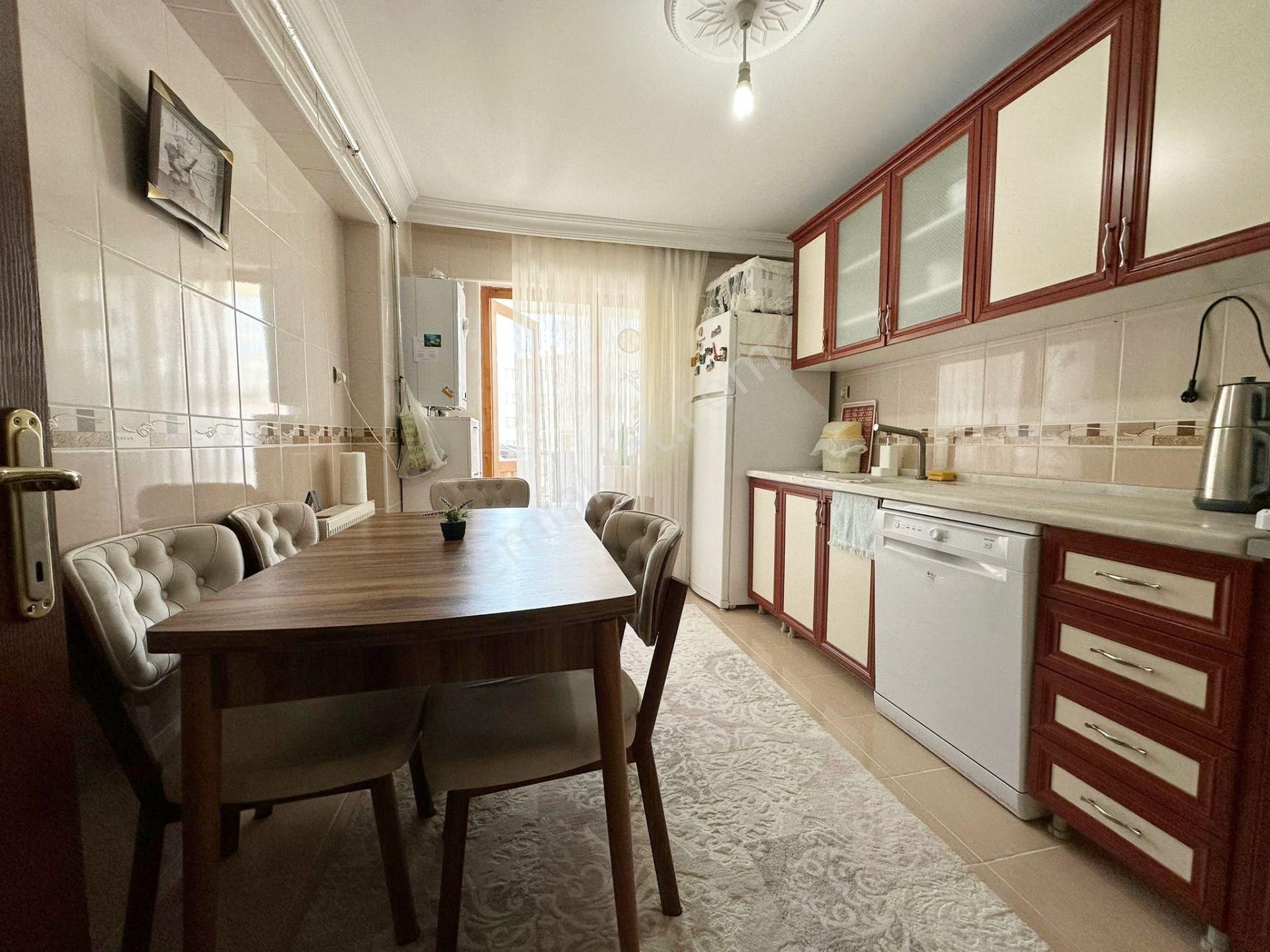 Karapürçek Mh. Full Yapılı 3+1 Ön Cephe 130m2 E.banyolu..!
