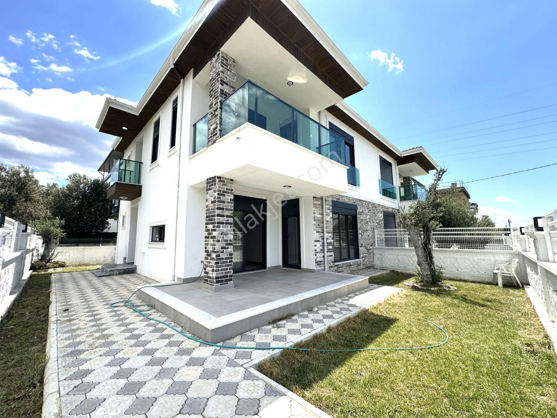 🔴ayanoğlundan Zeytinlide Lux Tasarımlı Doğa Manzaralı 4+1 Satılık Villa