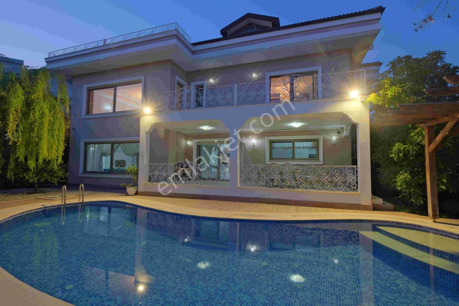 Stop’tan Karagedik 9+1 Lüks Konsept Villa - Görsel 3