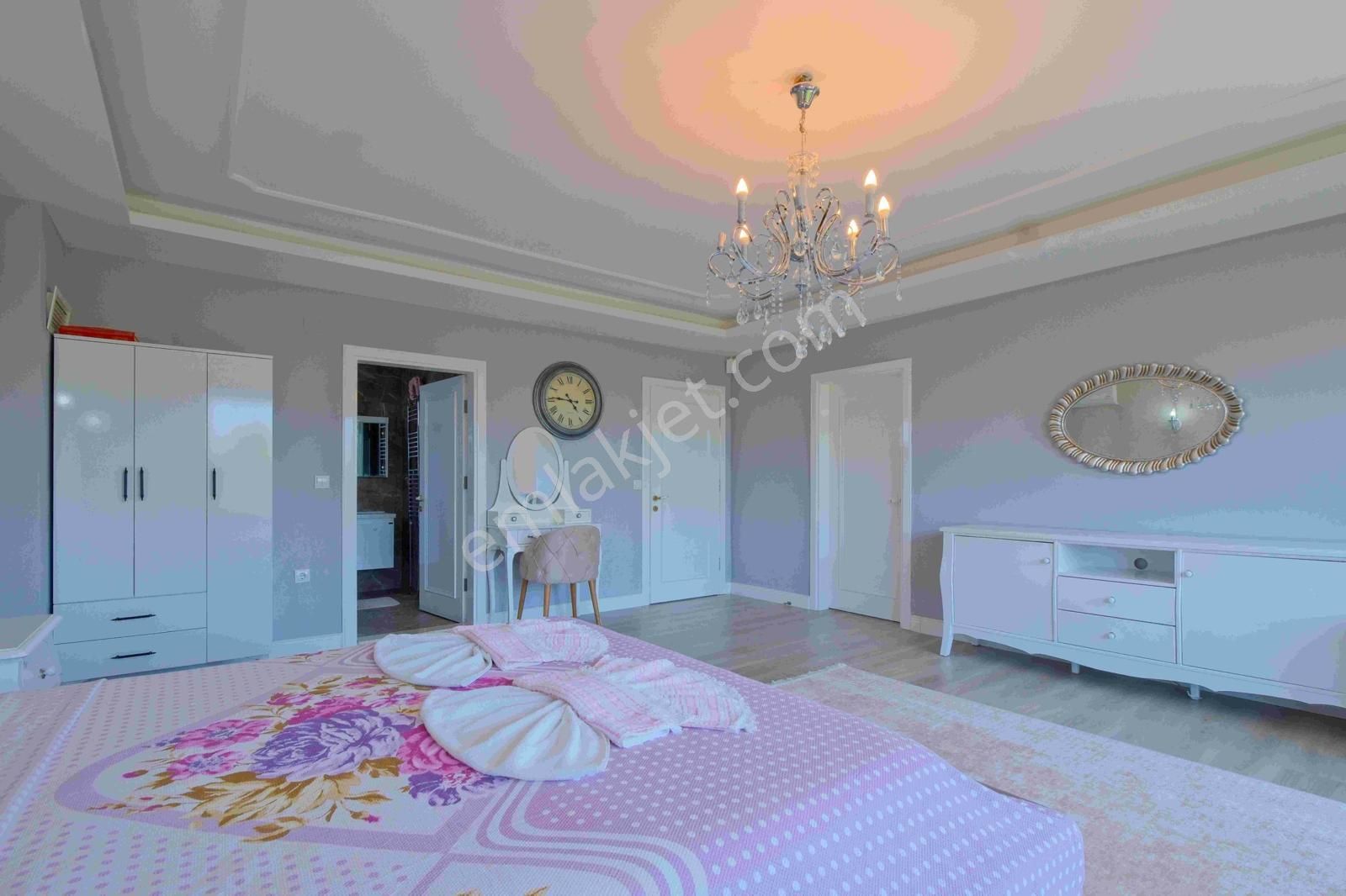 Stop’tan Karagedik 9+1 Lüks Konsept Villa - Görsel 26