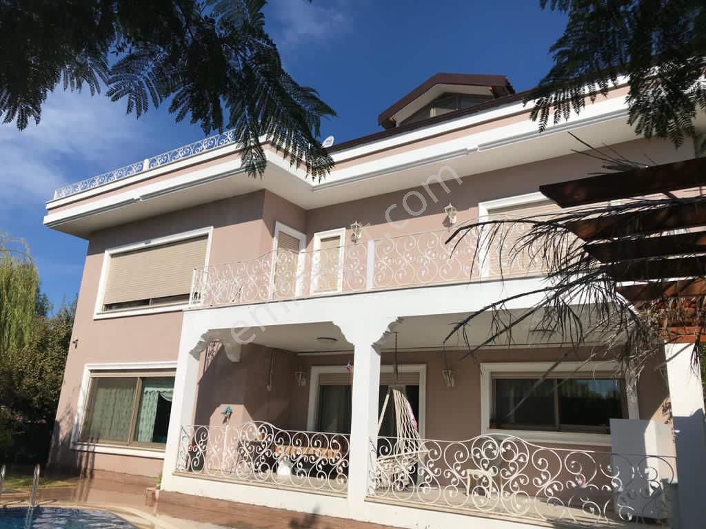 Stop’tan Karagedik 8+1 Full Eşyalı Lüks Konsept Villa