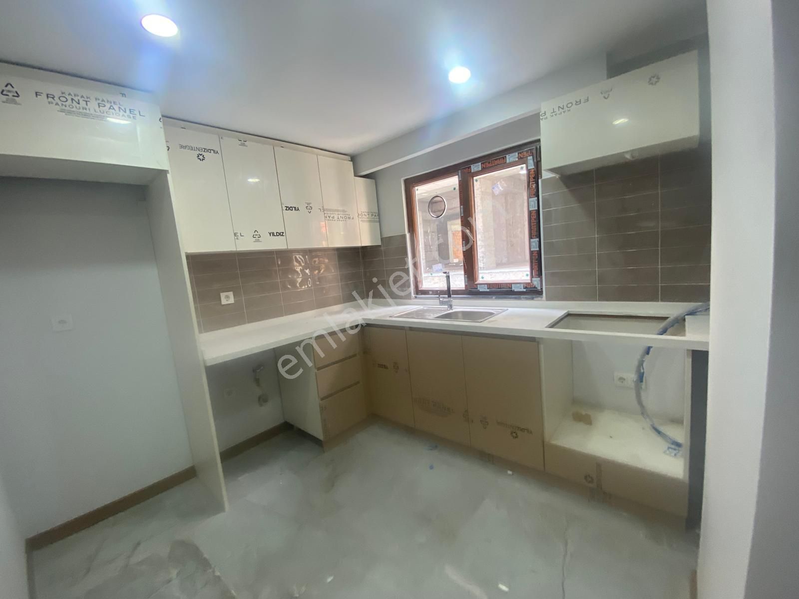 Bahçelievler'de Sıfır Binada K.otoparklı 2+1 Ara Kat