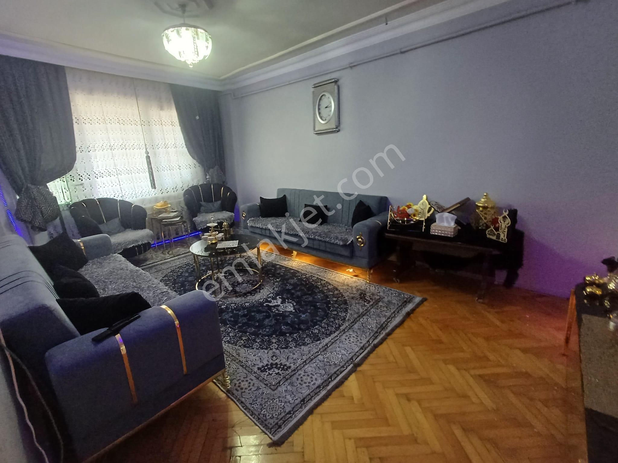 Zeytinburnu Veliefendi Mah'de 2+1 82m² 3.kat Krediyeuygun Satılık Daire Osmanlı Emlak
