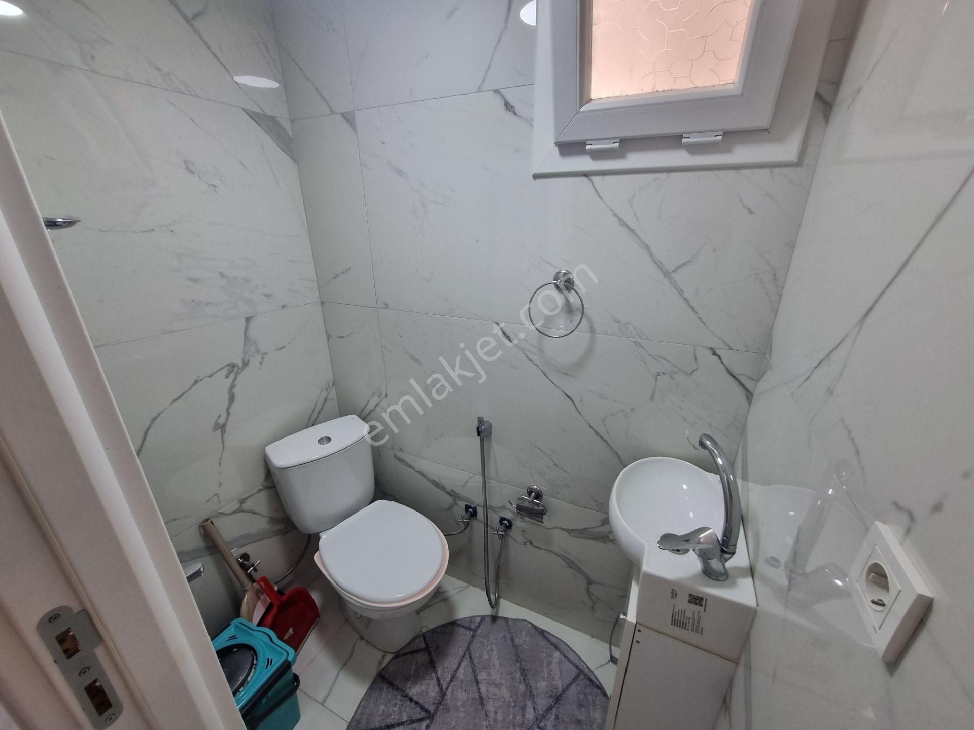 Bostanlı Yusuf Vardar Sk.’da Lüks Eşyalı 3+1 Kiralık Daire - Görsel 15