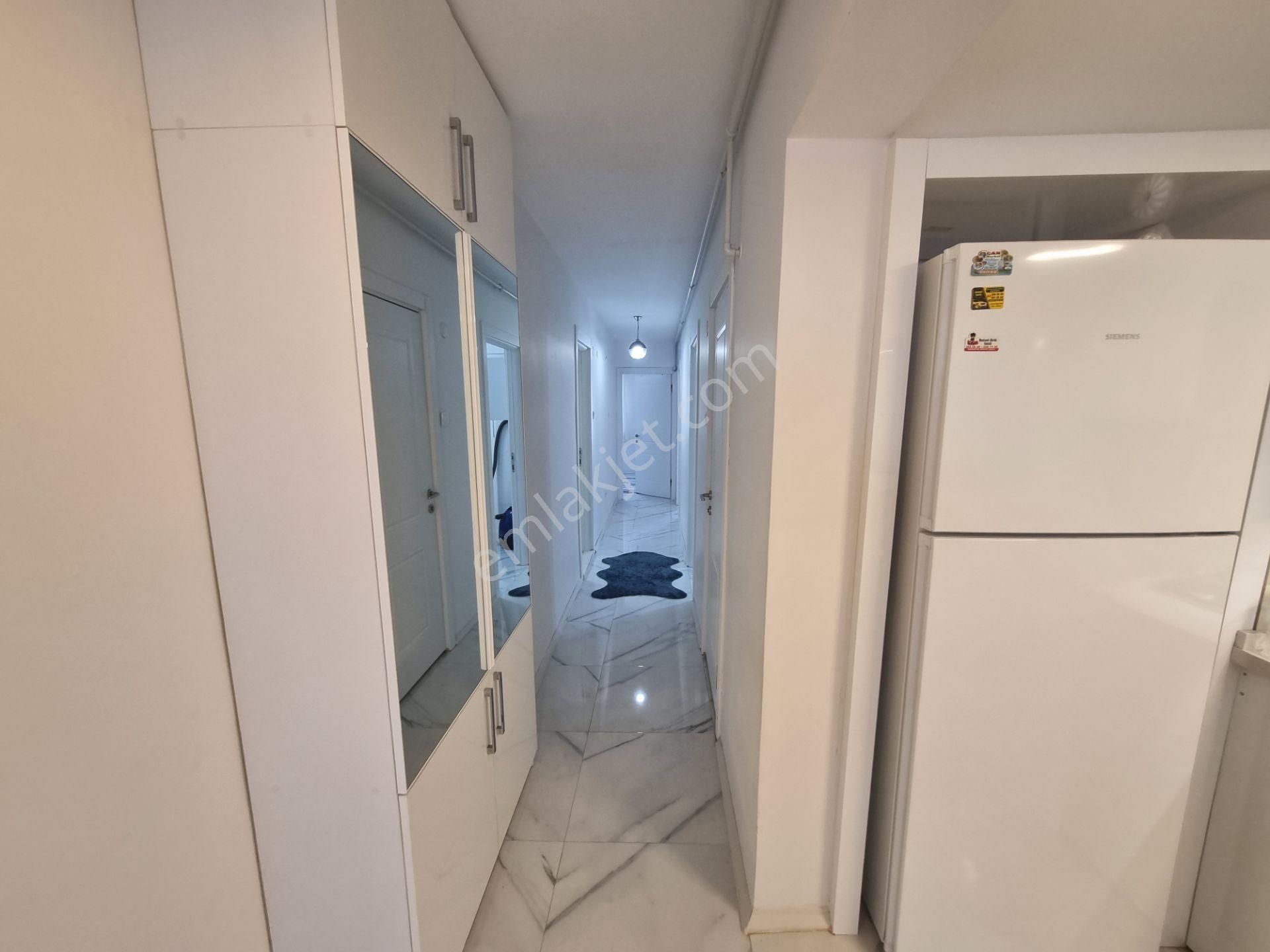 Bostanlı Yusuf Vardar Sk.’da Lüks Eşyalı 3+1 Kiralık Daire - Görsel 9