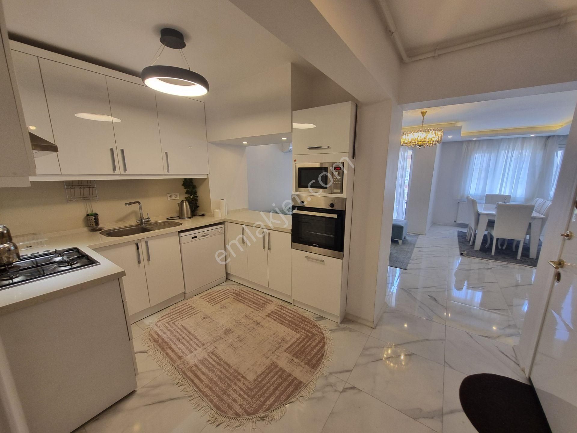 Bostanlı Yusuf Vardar Sk.’da Lüks Eşyalı 3+1 Kiralık Daire - Görsel 22