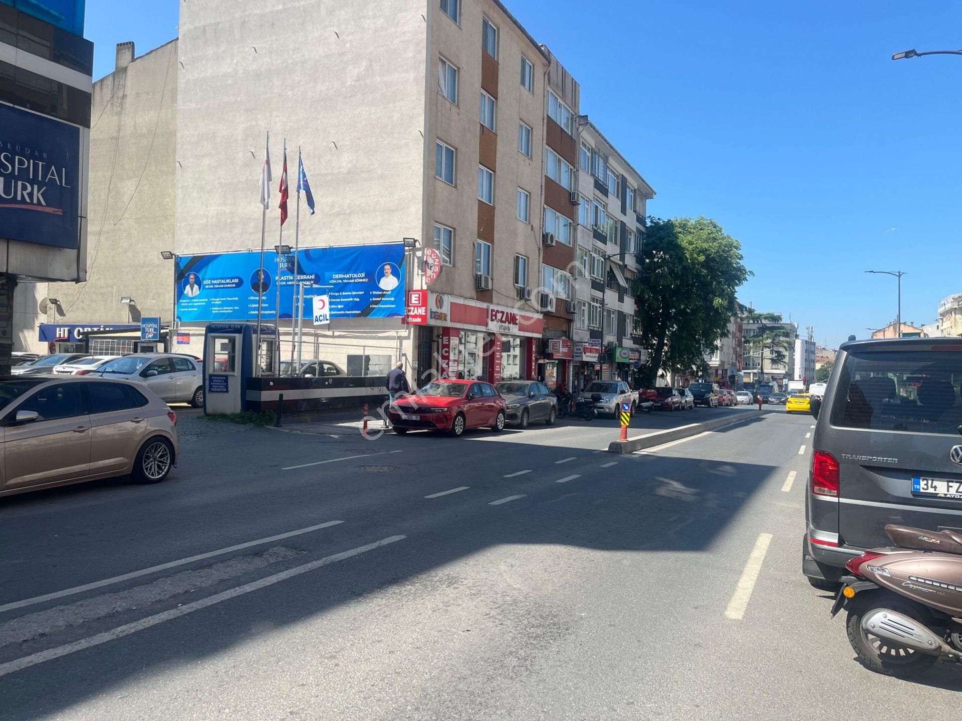 Akal Emlaktan Üsküdar Sultantepede Güzel Ve Nezih Bir Bölgede 3+1 Satılık