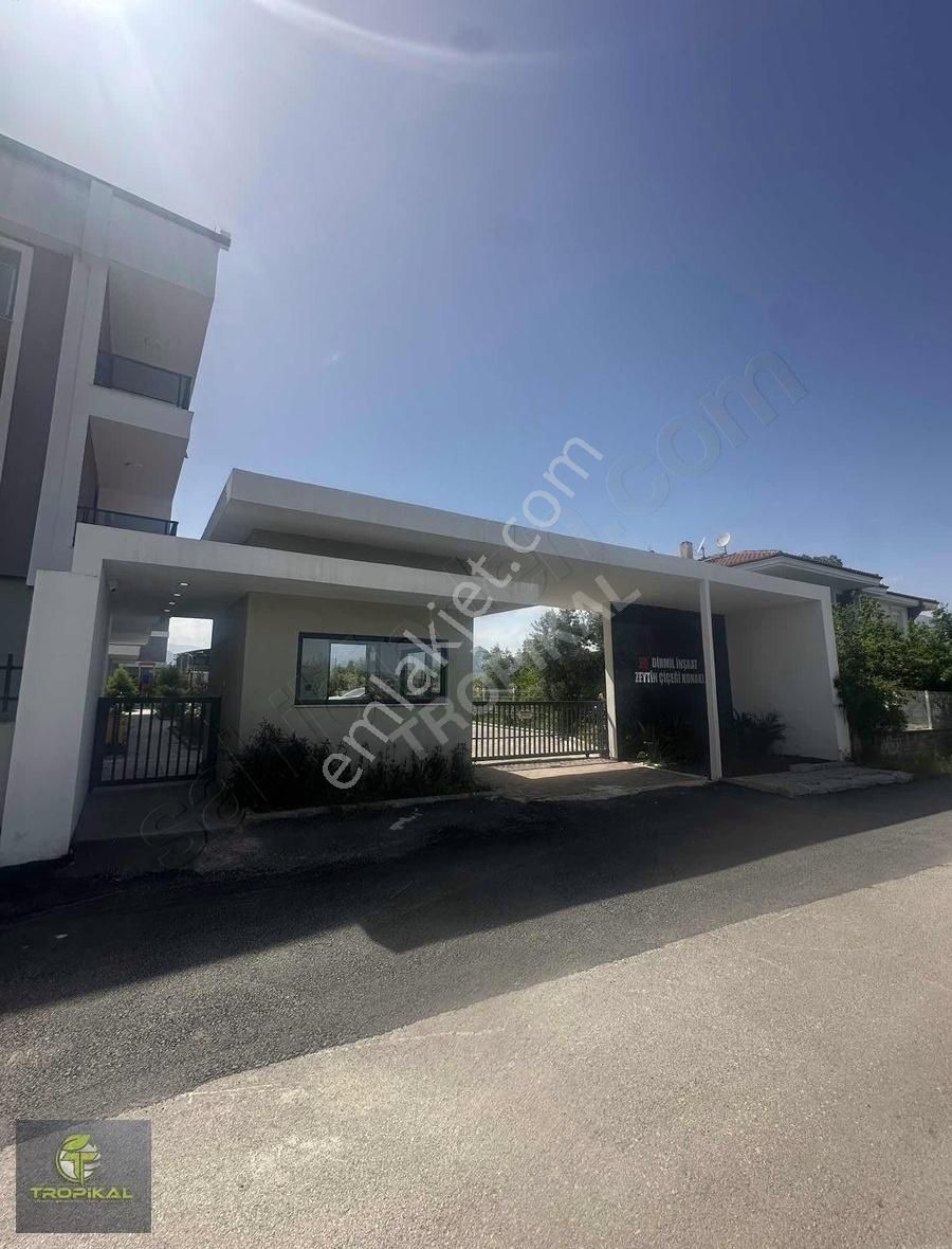 Yeşilbayır Da Site İçerisinde Havuzlu Lüx 100 M2 2+1 Daire