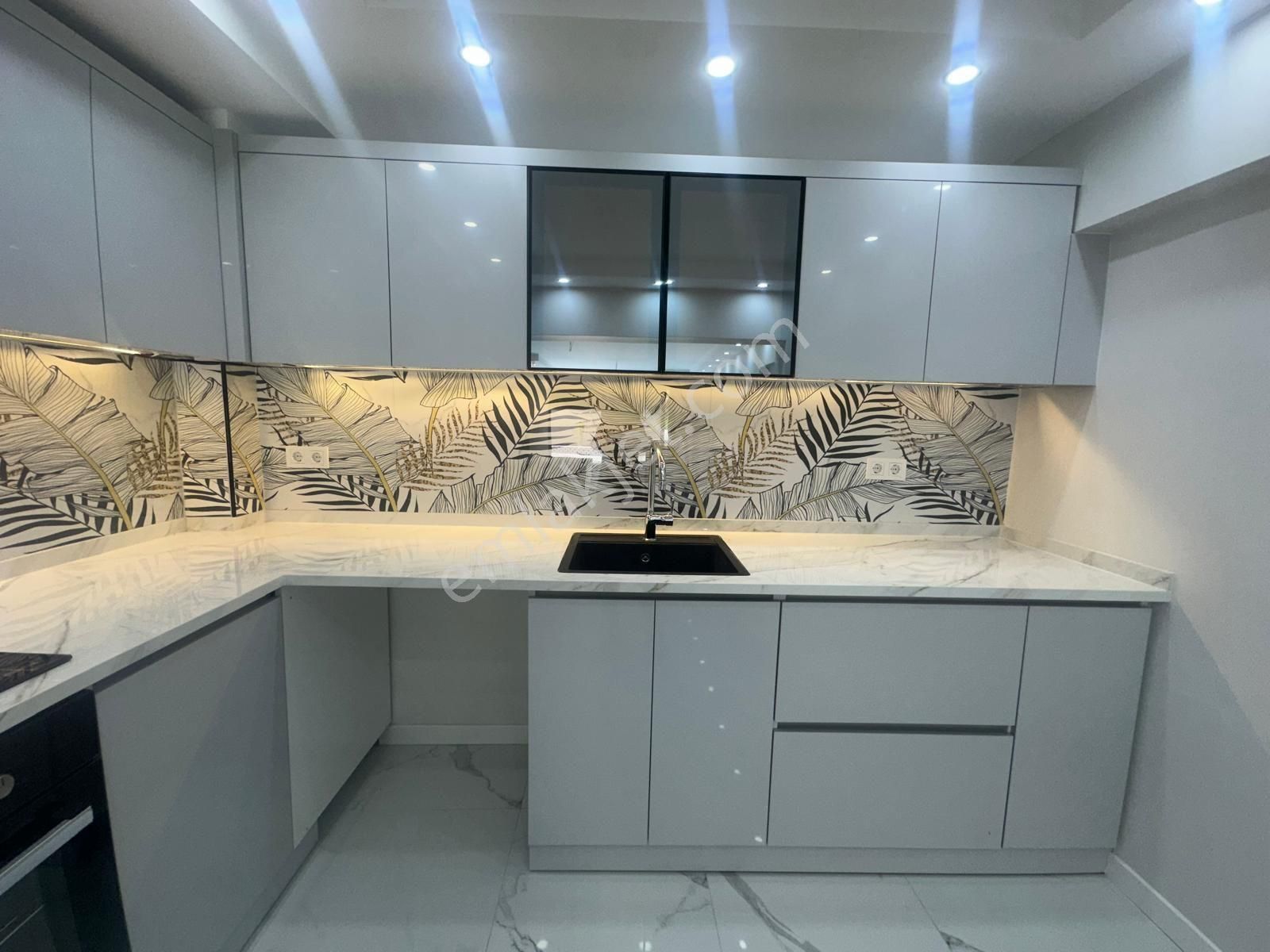 Hatay Askeri Hastanenin Karşısında 3+1 Bahçeli Daire