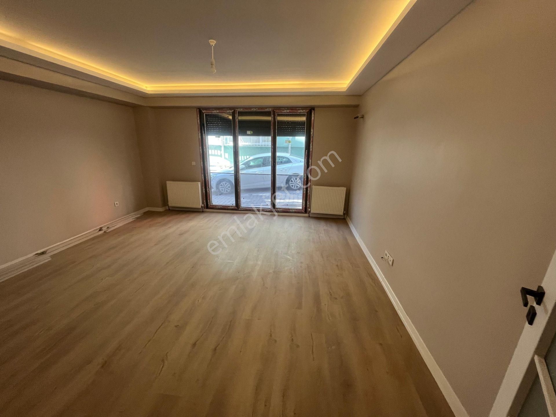 Üsküdar Sultan Tepede Güzel Ve Nezih Bir Bölgede 3+1 Satılık