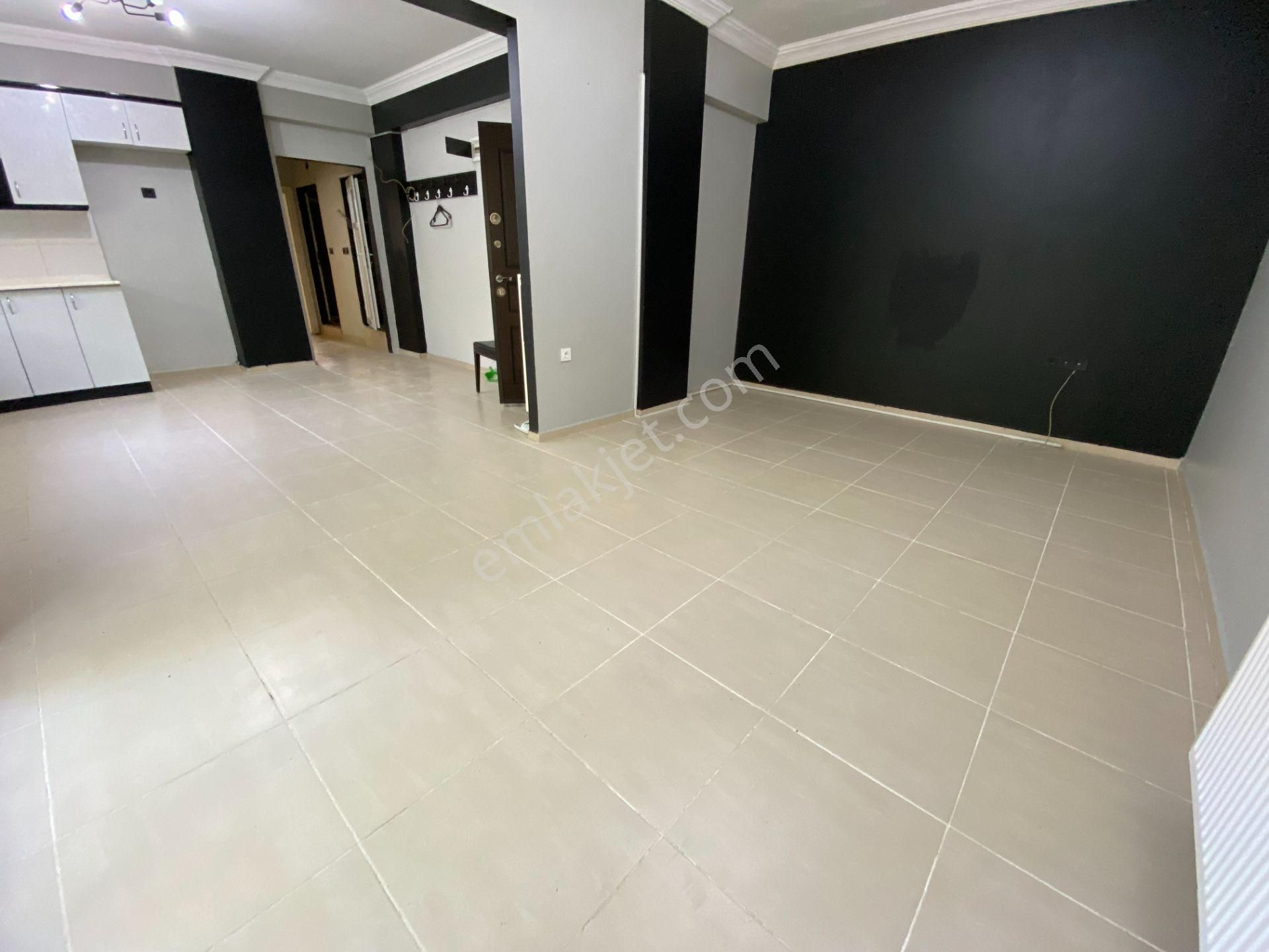 Truva'dan Tramvayın Üst Sokağında Kiralık Bahçe Kat 2+1 Daire