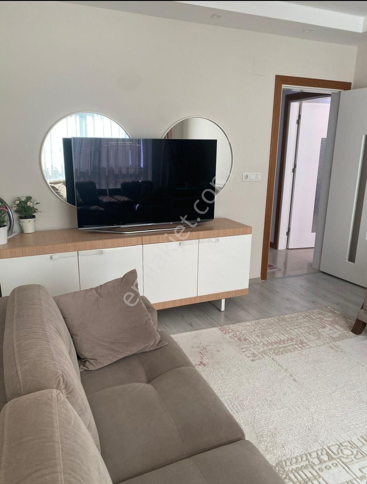 Ergenekon Mahallesi'nde Eşyalı Kiralık Daire