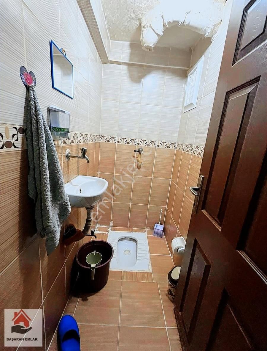 Malazgirt Mah 3+1 14 Yıllık Y.giriş Kat Konumunda Çift Balkonlu