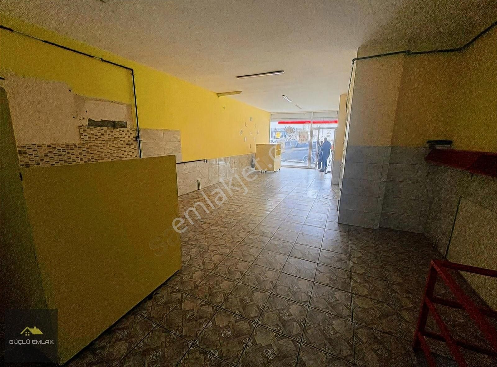 İnönü Mah Cadde Üzeri 180 M2 Depolu Düz Giriş Kiralık Dükkan
