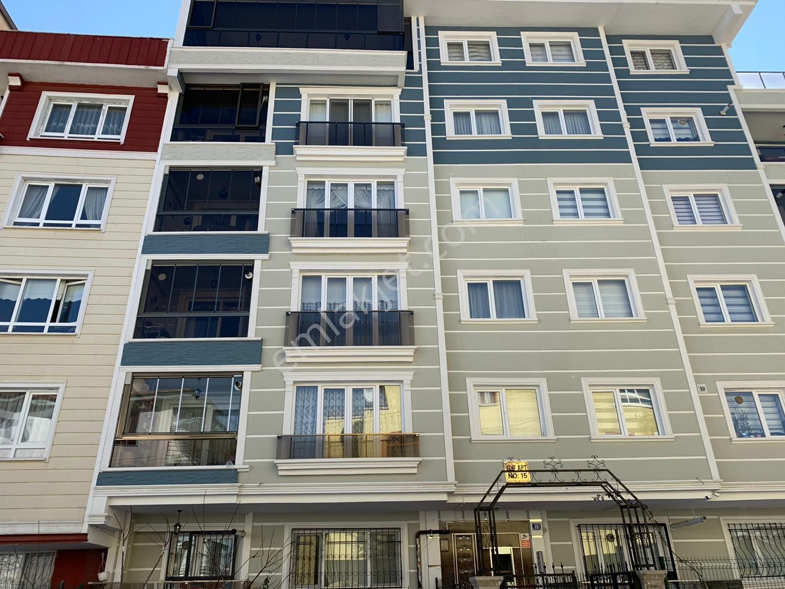 İstasyon Mahallesinde Ara Kat 3+1 Satılık Daire