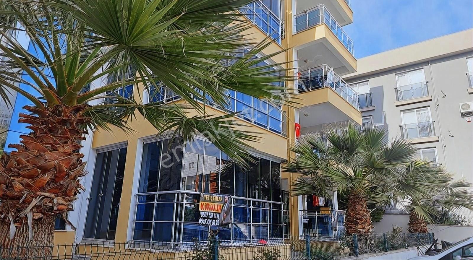 Kuşadası Garaj Arkasında Kiralık 3+1 140 M2 Bahçe Katı Daire....