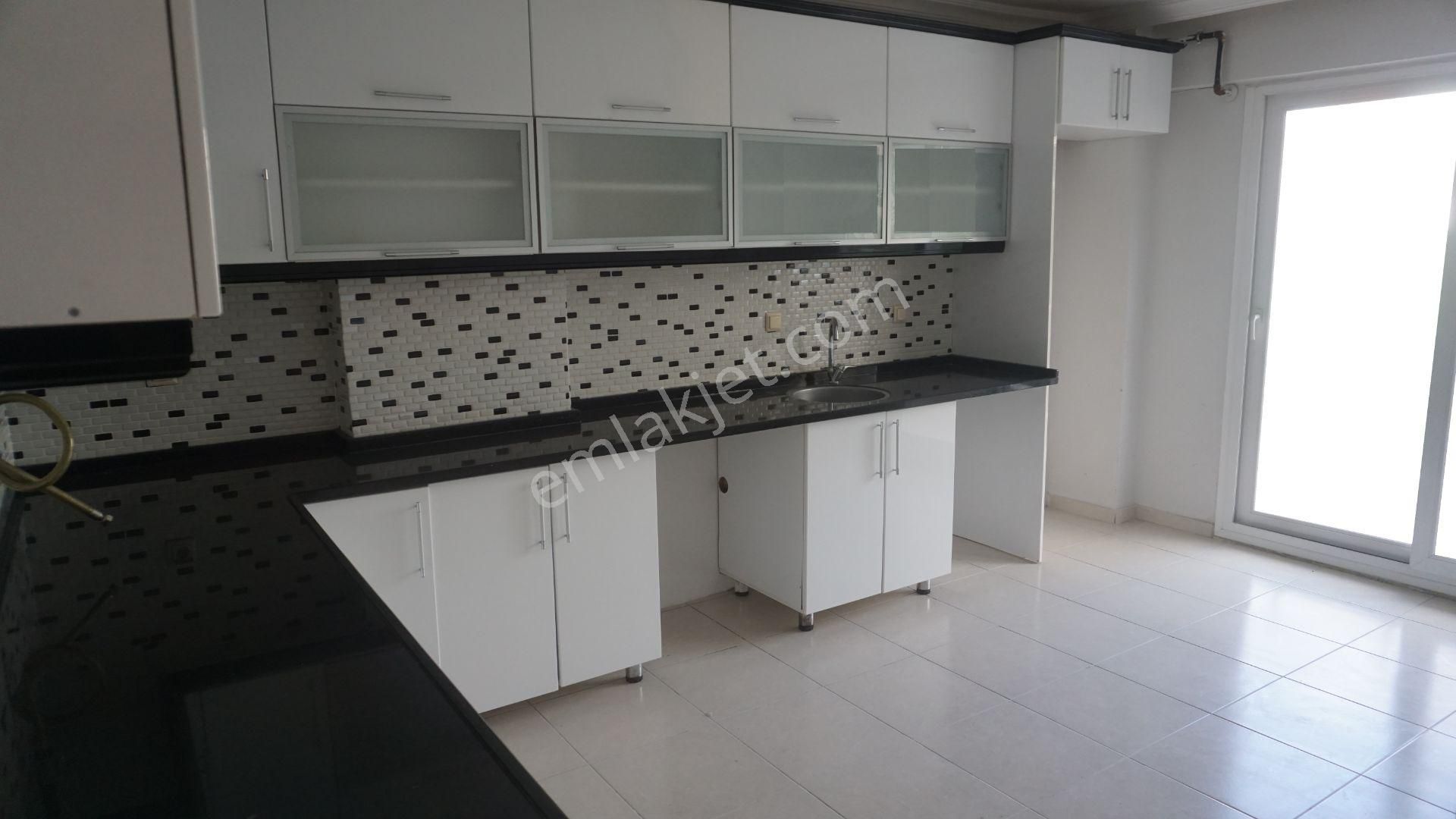 Koyunderede Kiralık 3+1 Doğalgaz Kombili+balkonlu Çiğli Serkan