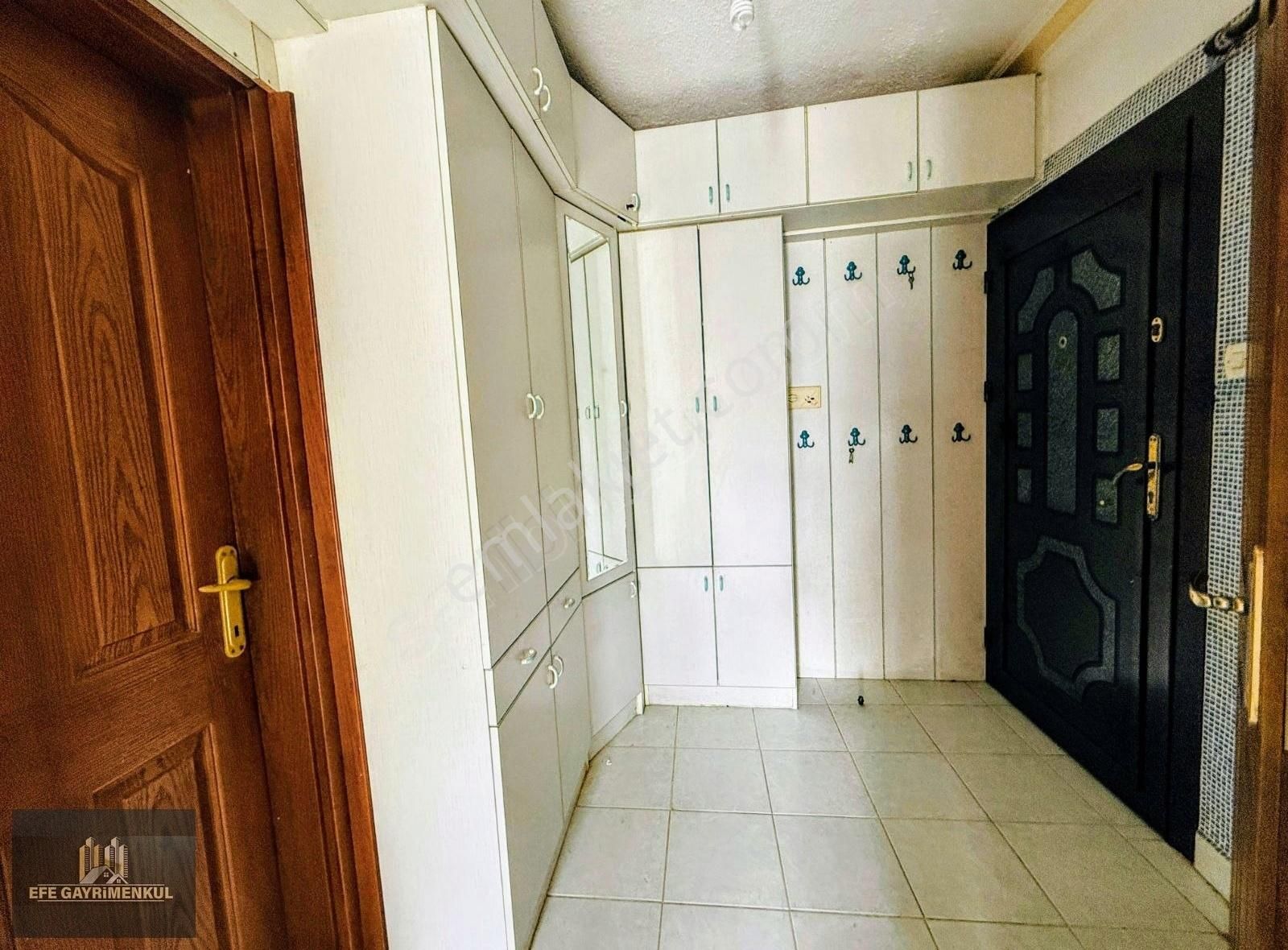 Efe Gayrimenkul'den Yenibayındırda Site İçerisinde 3+1 Daire!!!