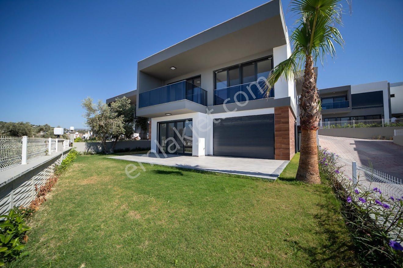 Denize 800m Mesafede Lüks Villa