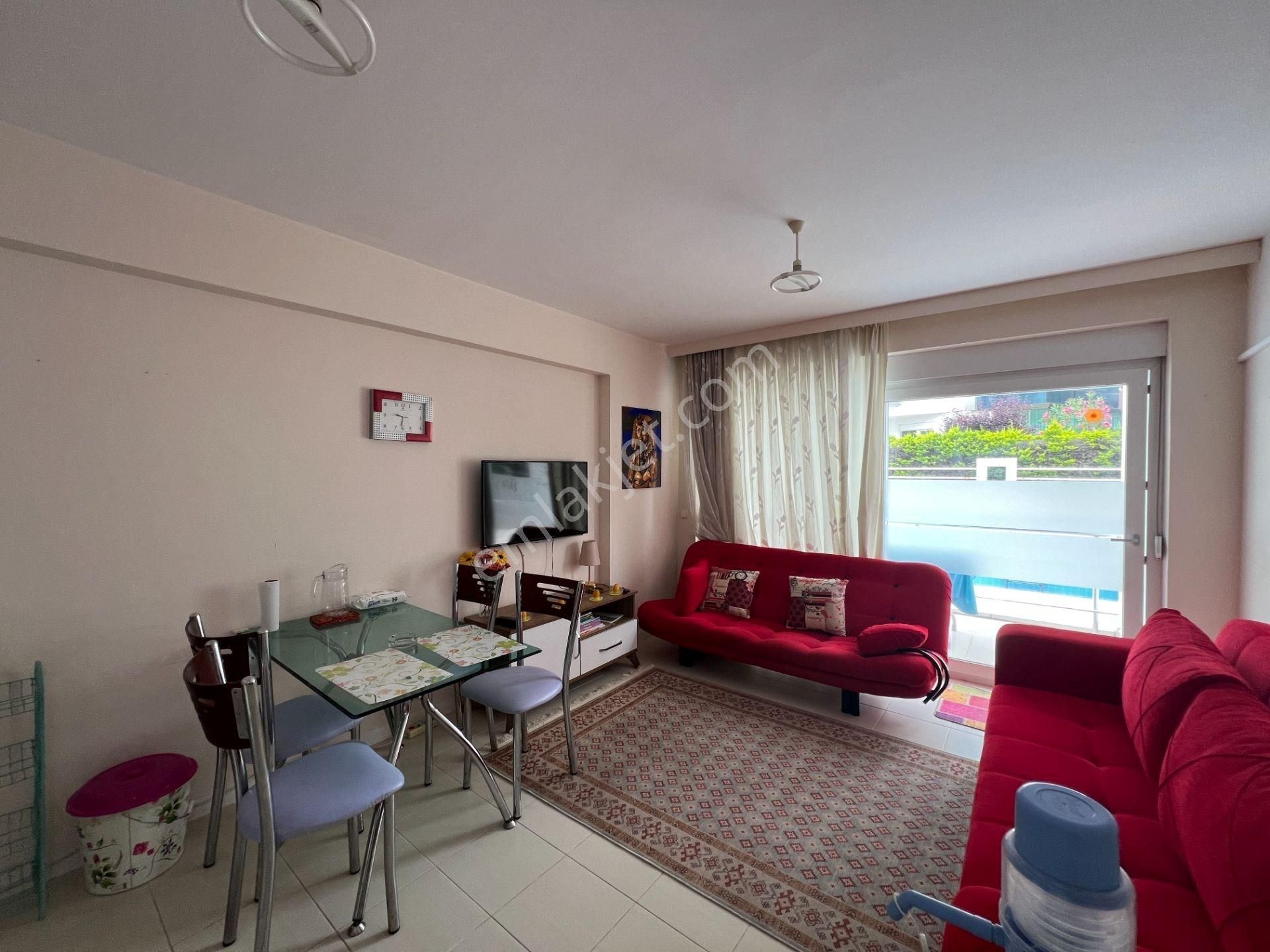 Antalya Konyaaltı Liman Satılık 1+1 Daire Eşyalı - Denize Yakın -