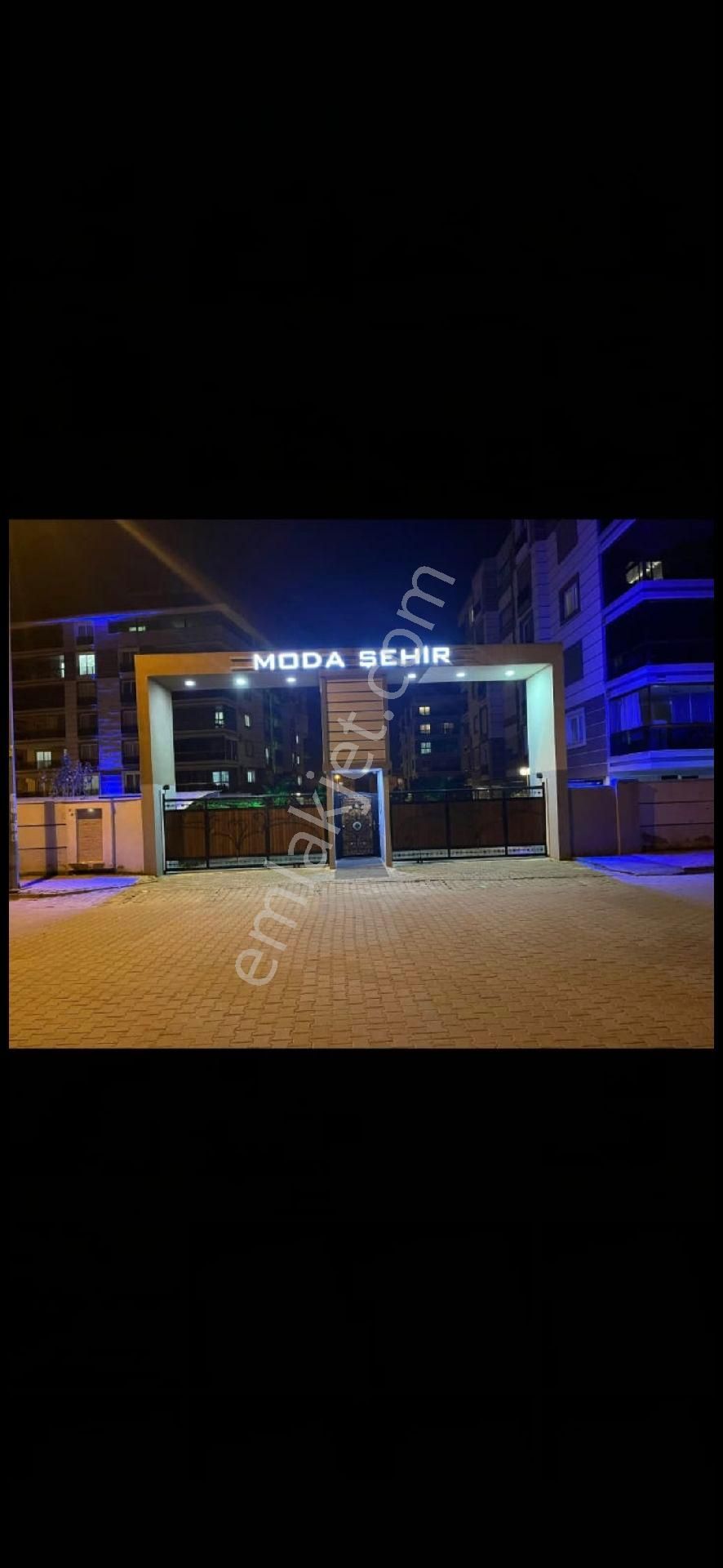 Acartürk Emlak'tan;modaşehir Sitesinde Satılık Harika Daire