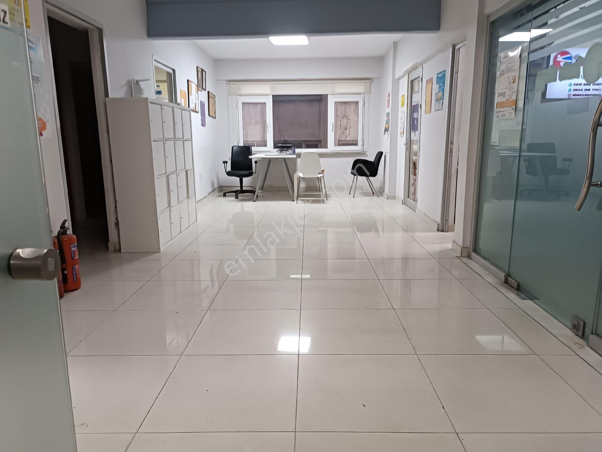 Şirinevler Meydan'a Yakın Satılık Dershane Kiracılı 180 Metrekare Satılık Daire