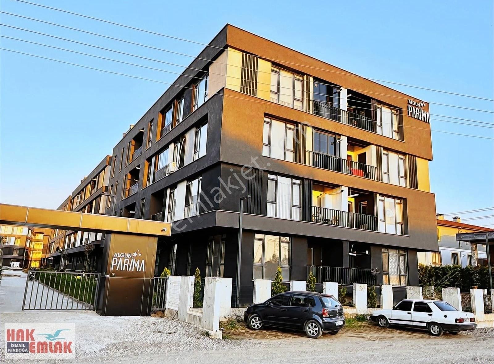 Hak Emlak'tan Hamidiye'de Mükemmel Lokasyonda Satılık 2+1 Daire