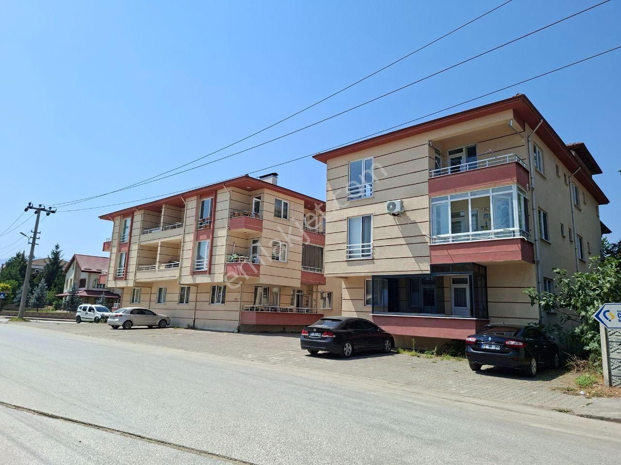 Hak Emlak'tan Cumhuriyet Mah. De Kiralık 3+1 Geniş Daire