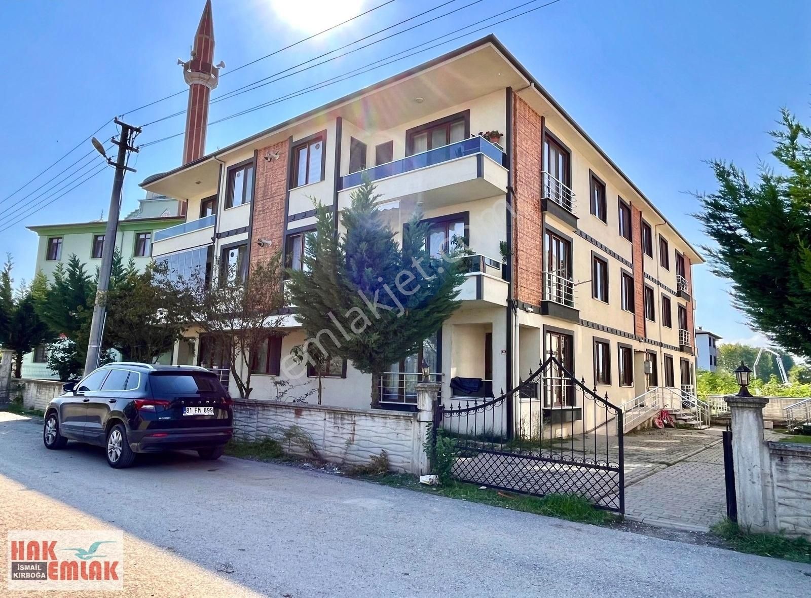 Hak Emlaktan Aziziye Mh Bağdat Cami Yanı Satılık Geniş 2+1 Daire