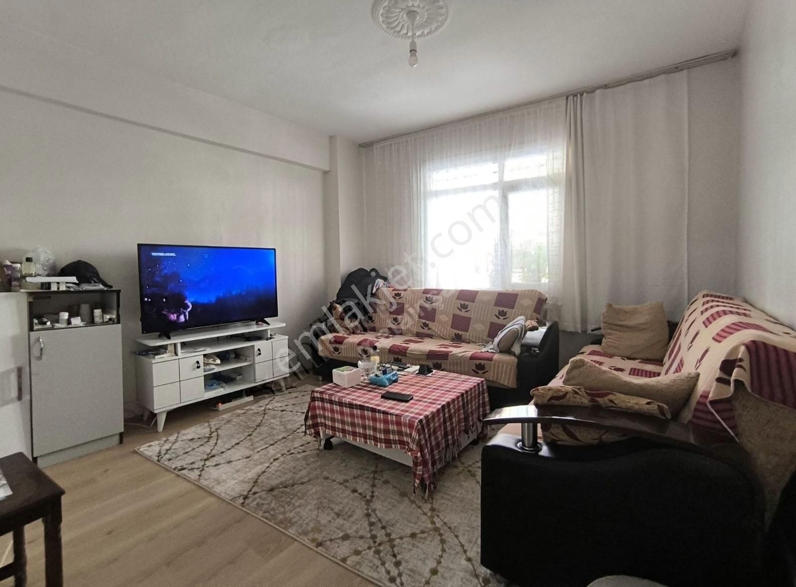 Küçükçekmece Yeşilovada Satılık .90.m2.daire.2+1-1.850.000.tl