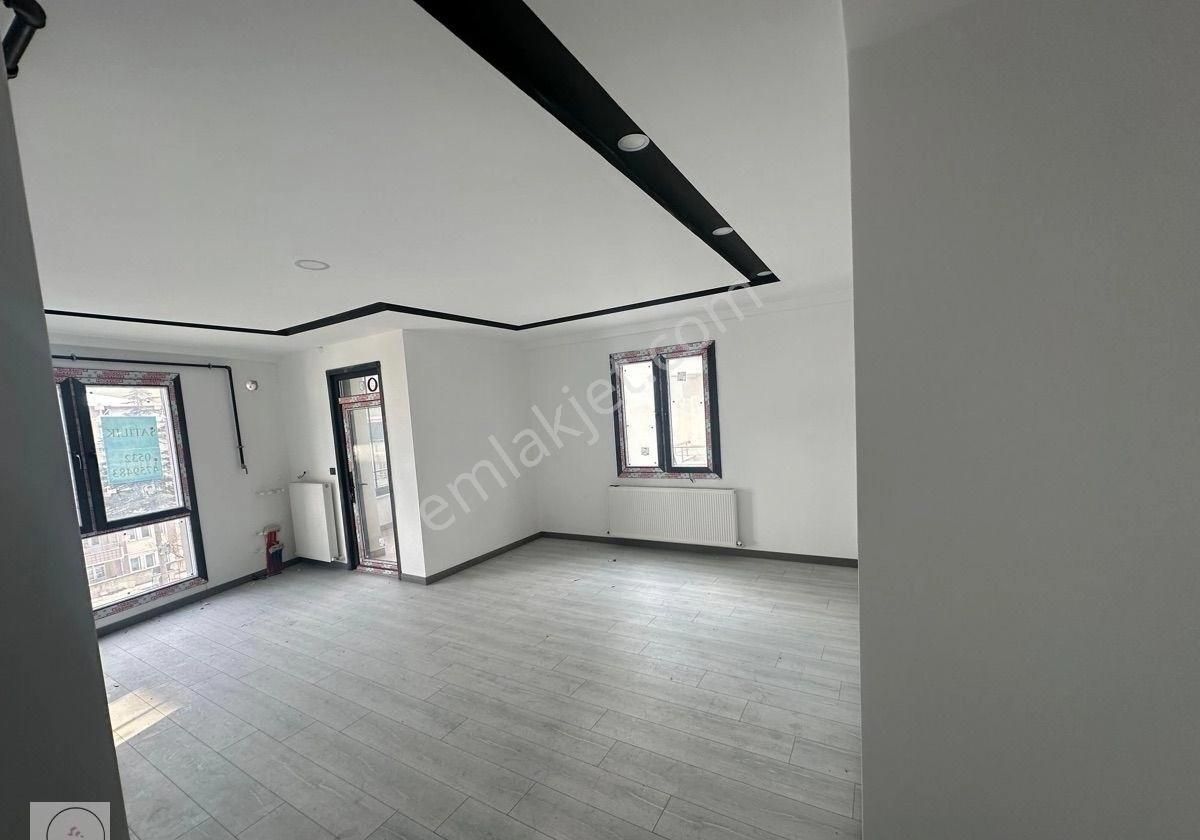 Satılık Bahçeler De 1+1 Sıfır Daire 3 Kat